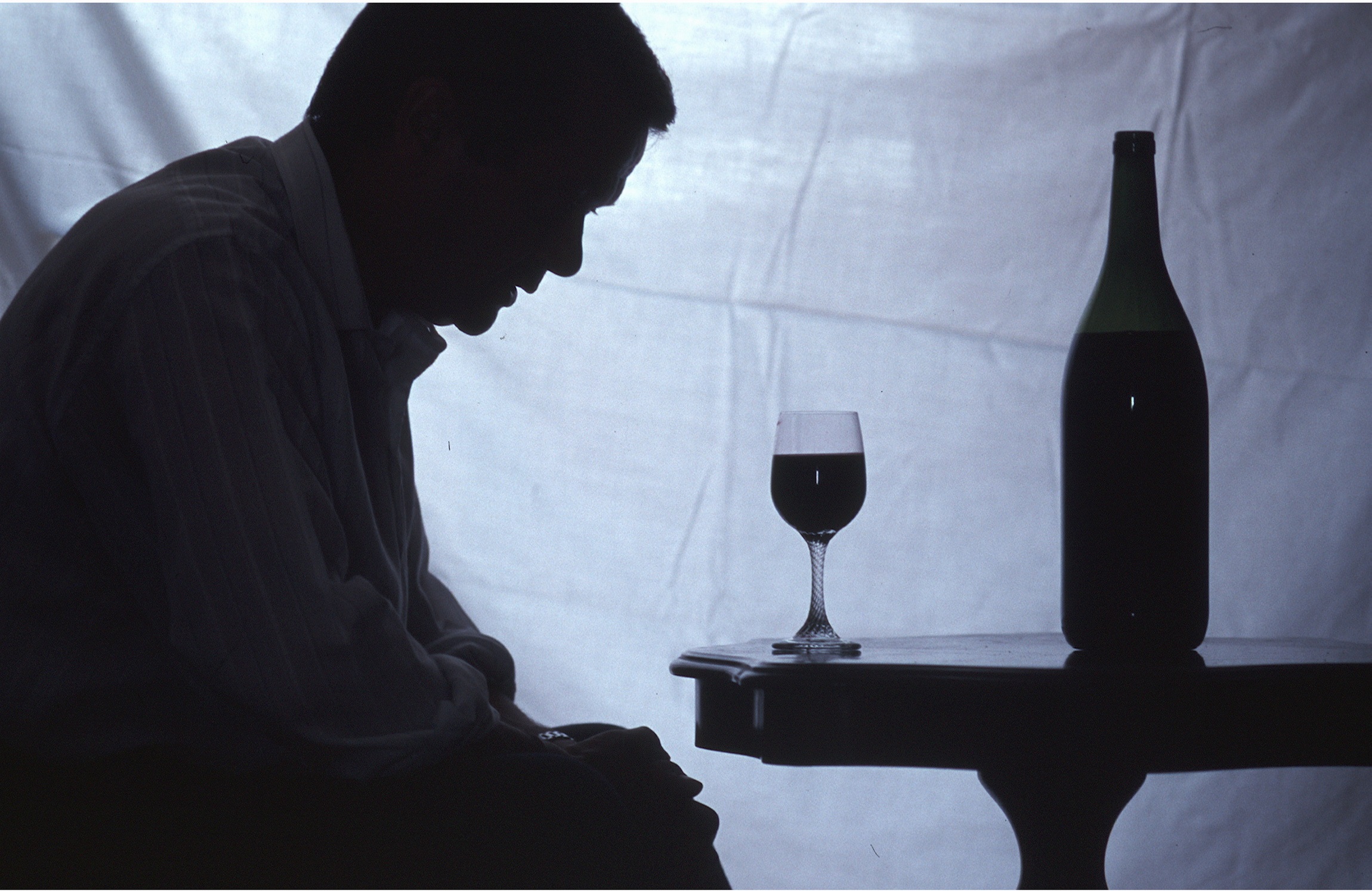 Abuso di alcol aumenta rischio Alzheimer e Parkinson, lo studio