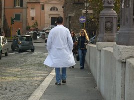 Fuga medici italiani in Germania, gelatai per pagarsi corsi lingua