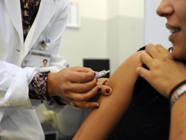 Sindacati, ruolo nelle vaccinazioni medici e pediatri famiglia sia in contratto